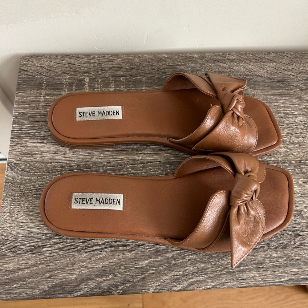 Steve Madden Tan Knotted Slide Sandals